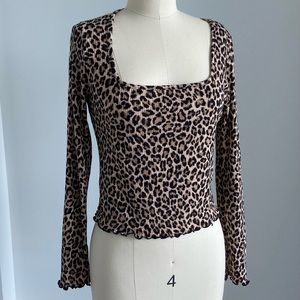 2/$20 🩷 Leppard Print Long Sleeve